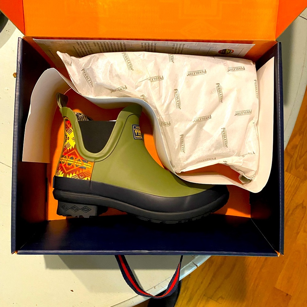 Chelsea Rain Boots